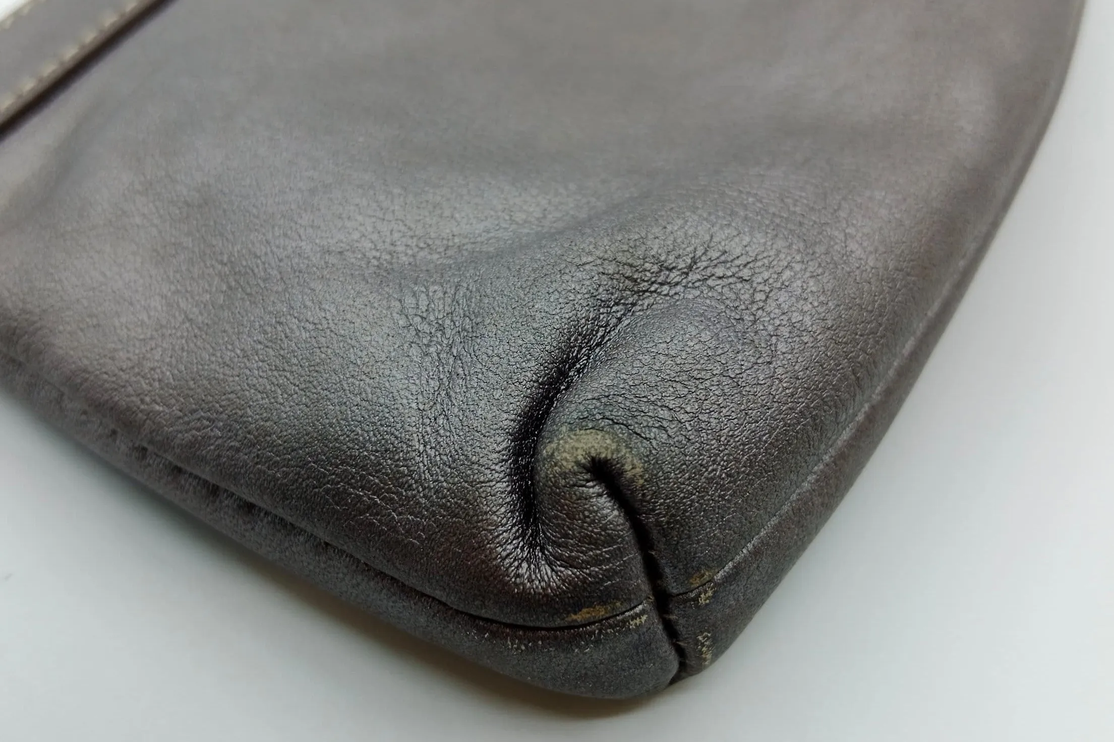 COACH WRISTLET GRAY LEATHER SLIVER HARDWARE
