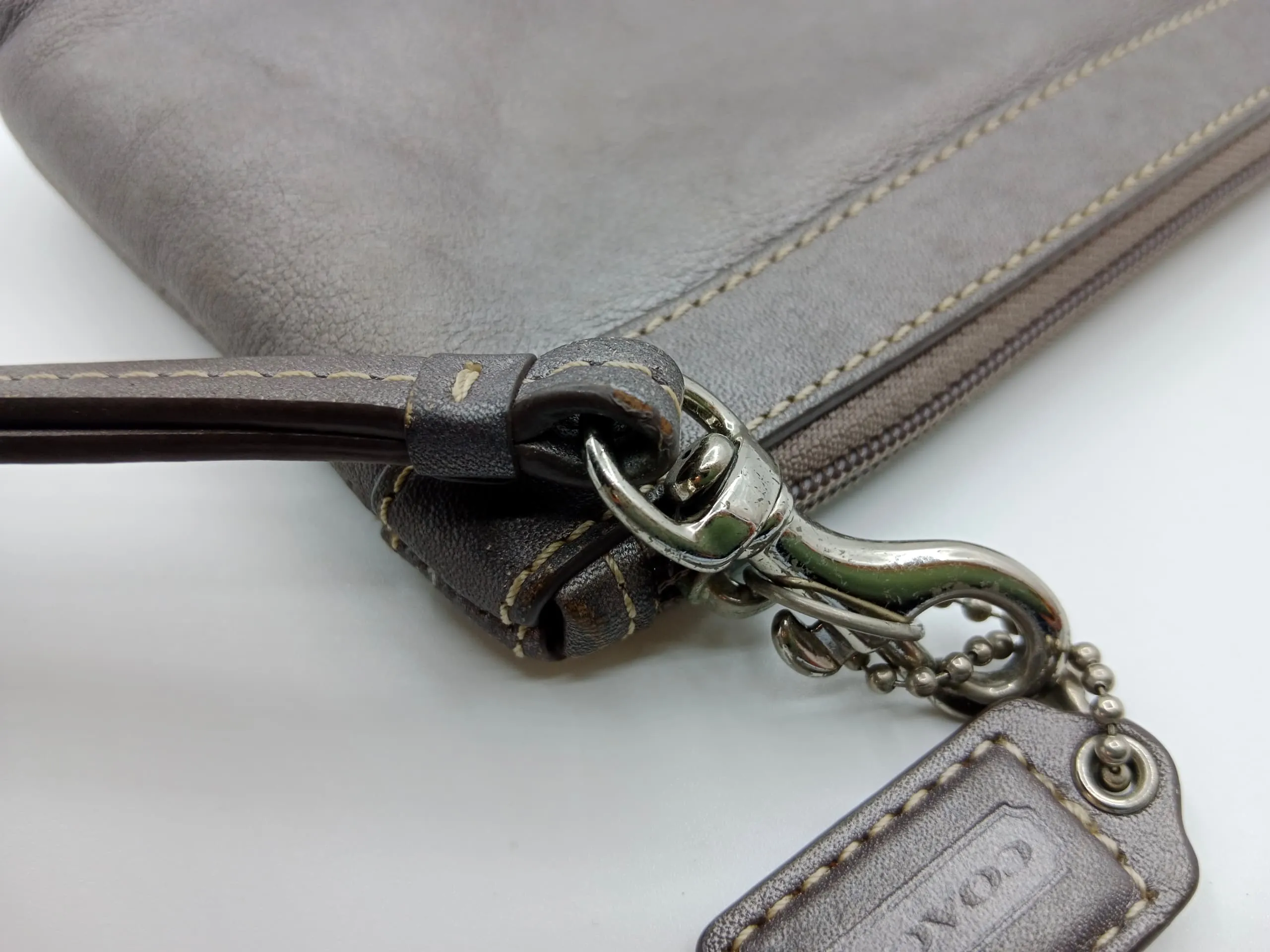 COACH WRISTLET GRAY LEATHER SLIVER HARDWARE