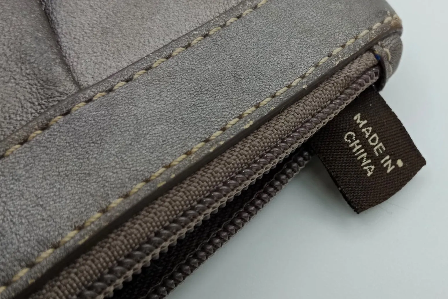 COACH WRISTLET GRAY LEATHER SLIVER HARDWARE